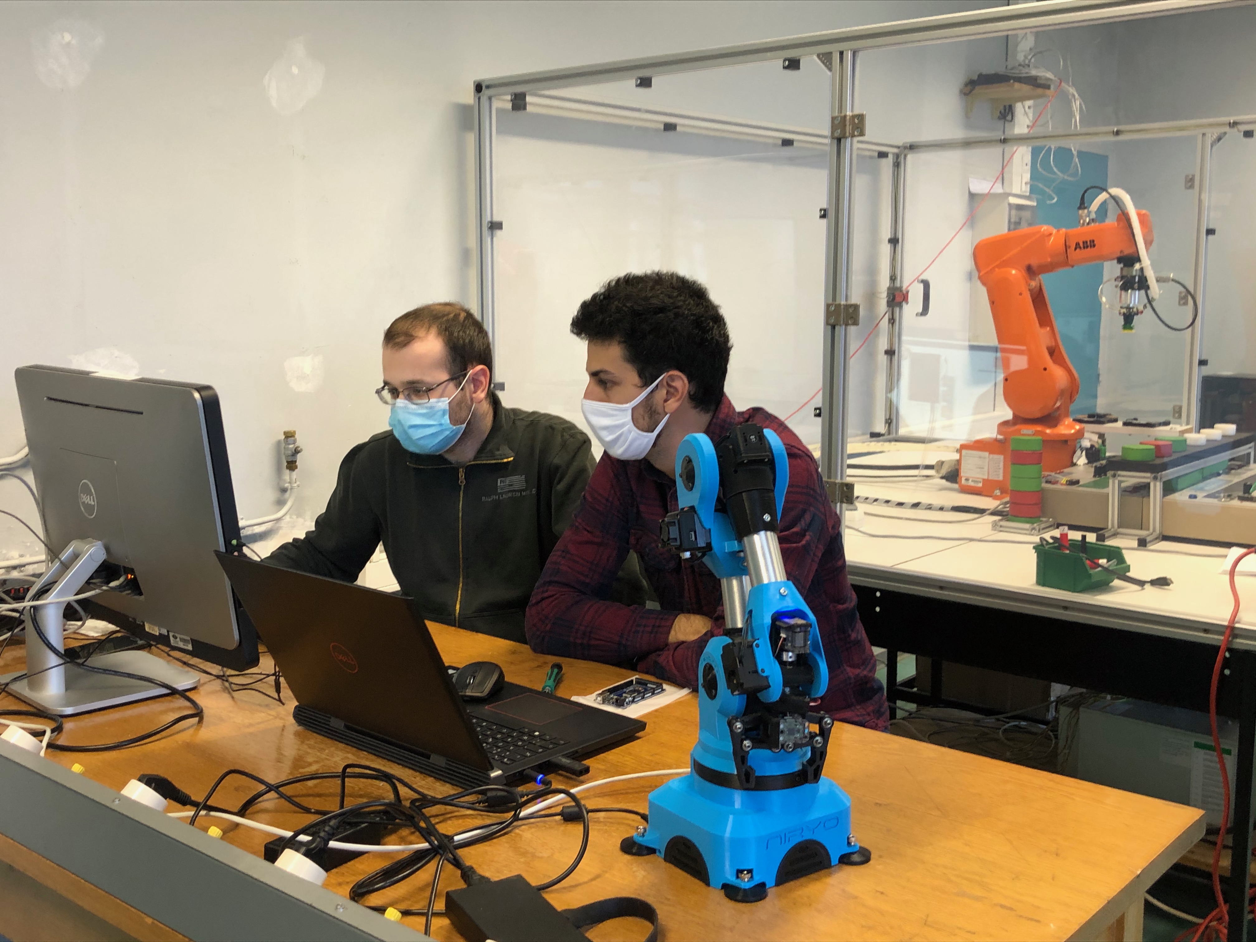 ETUDIANTS ET ROBOTS