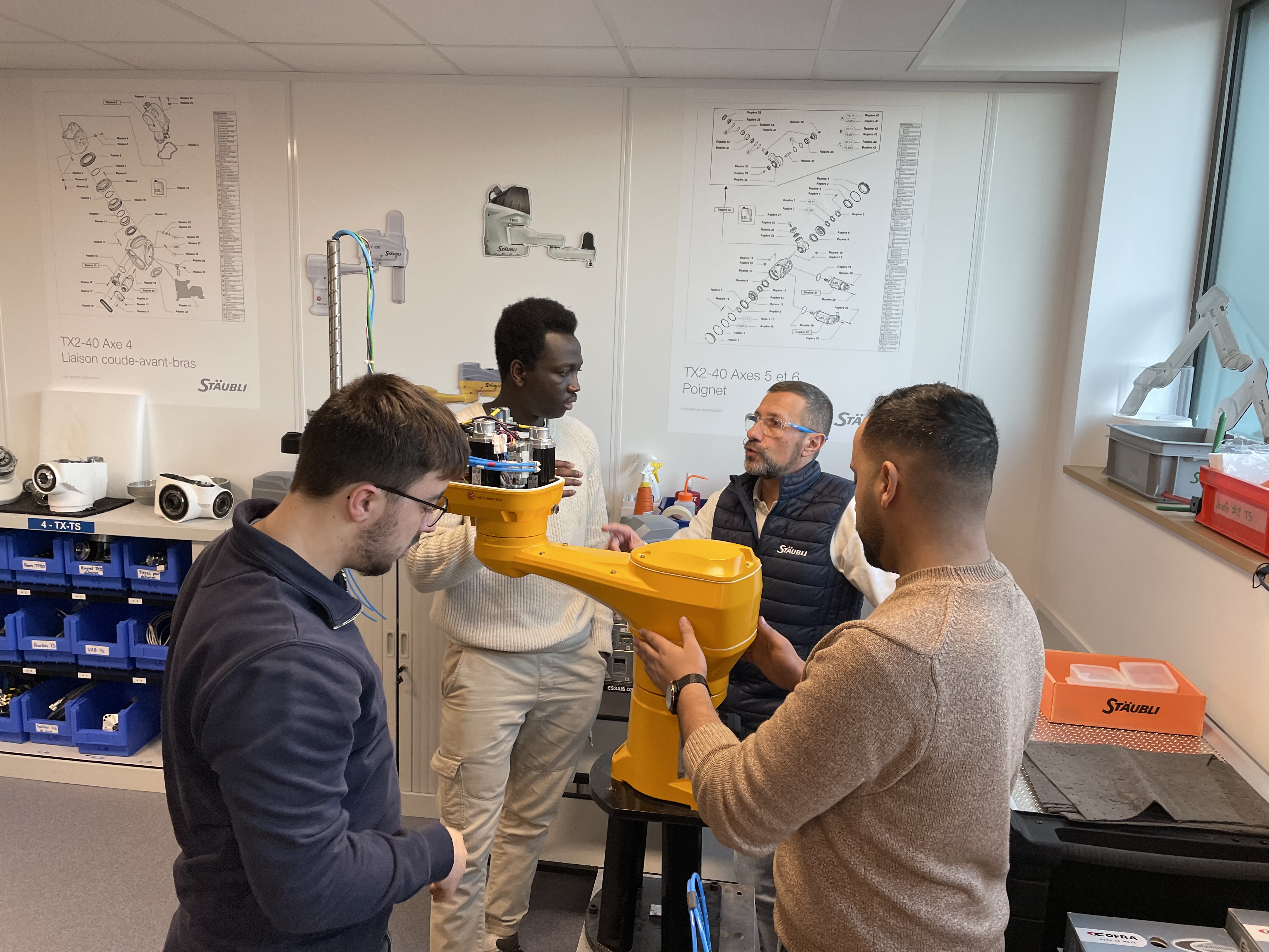 Démonstration robot dans une entreprise