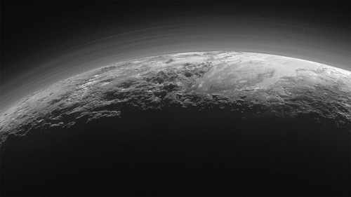 L'atmosphère de Pluton vue par la sonde New Horizon