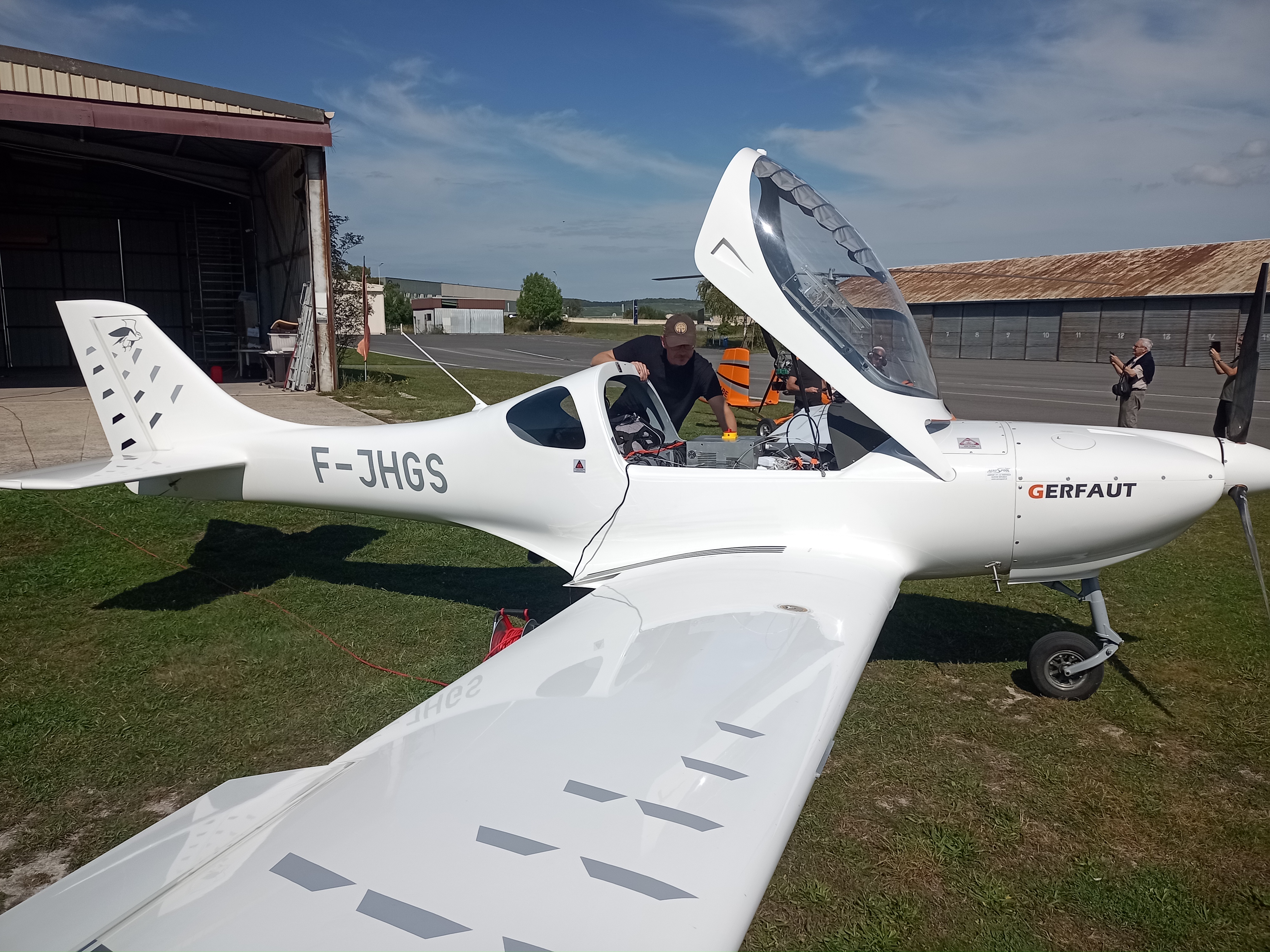 Avion MAGIC