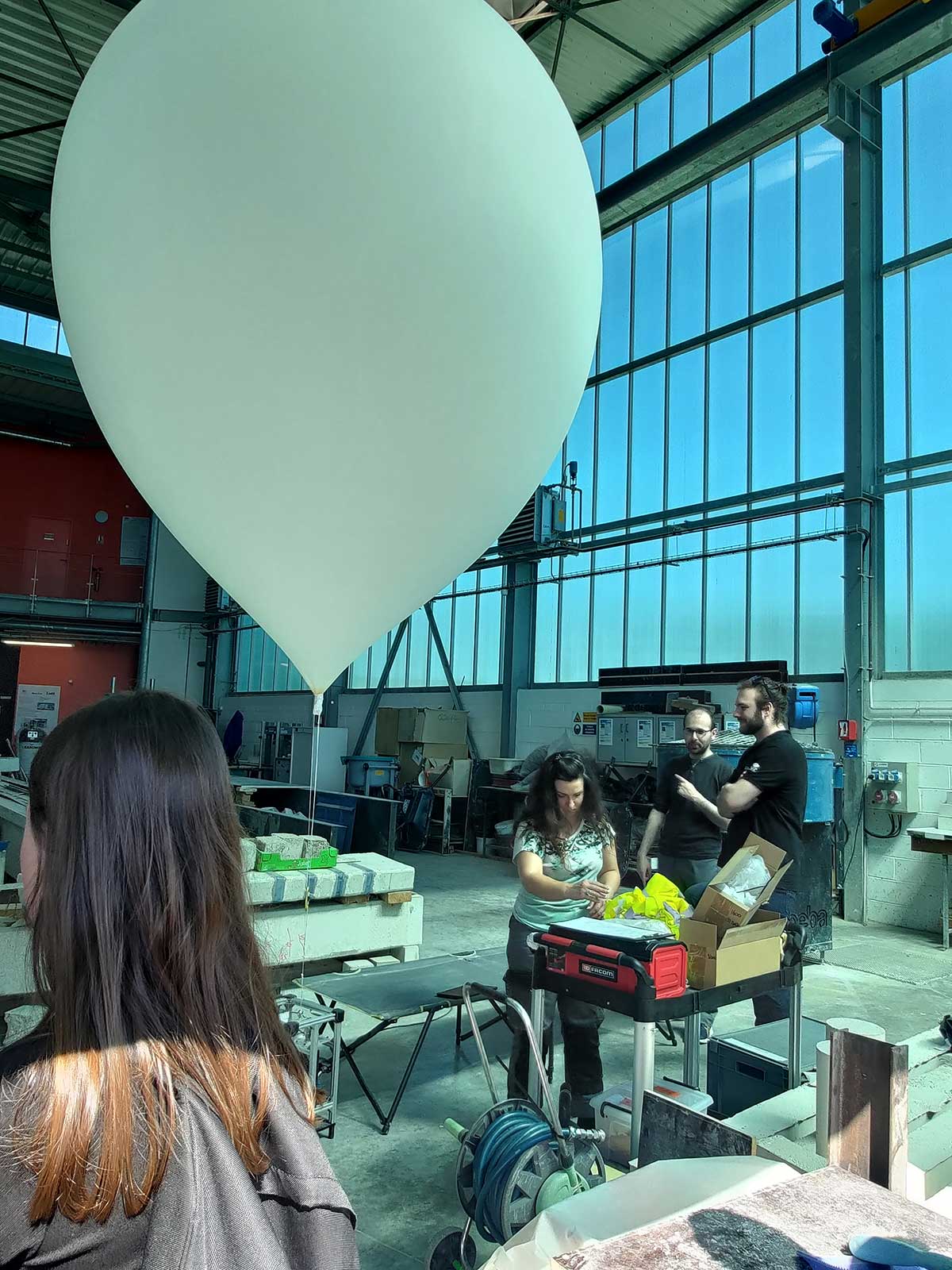 Lâcher du ballon atmosphérique par AEROSCHOOLLAB