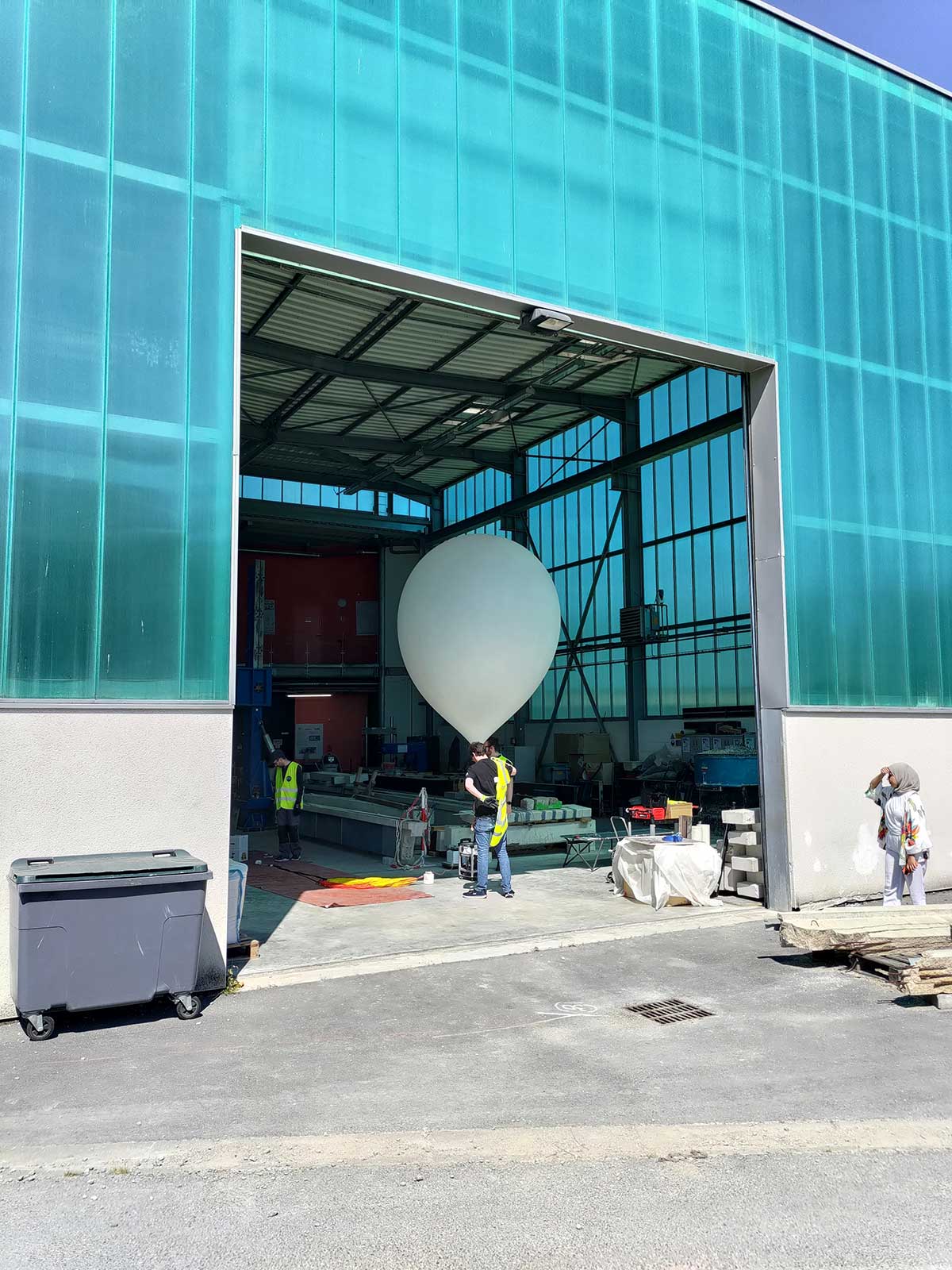 Lâcher du ballon atmosphérique par AEROSCHOOLLAB
