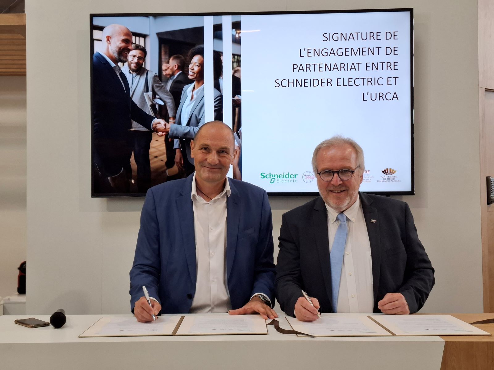 Signature d’un engagement stratégique entre Schneider Electric et l’Université de Reims Champagne-Ardenne