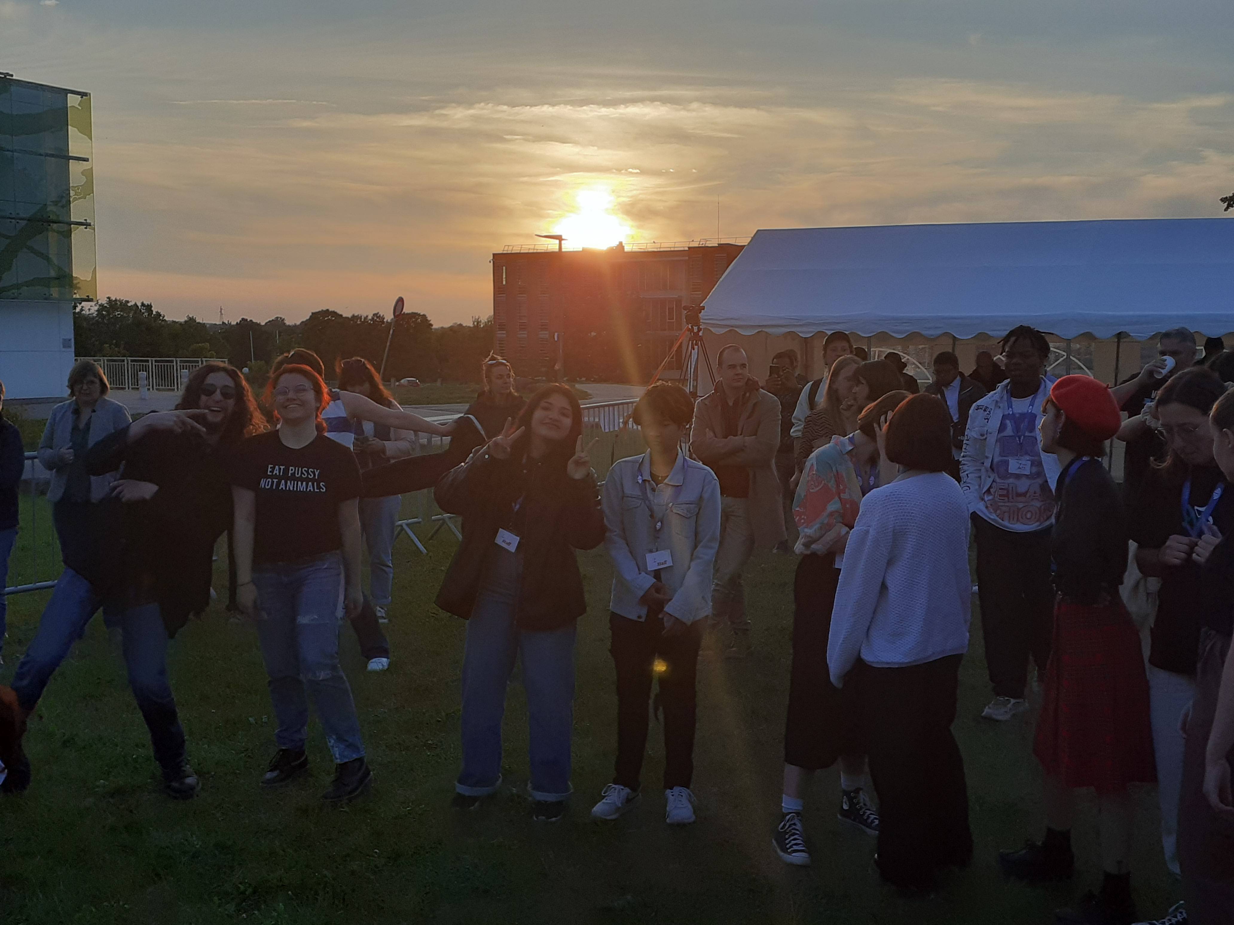 Public, coucher de soleil(jpg, 807ko)