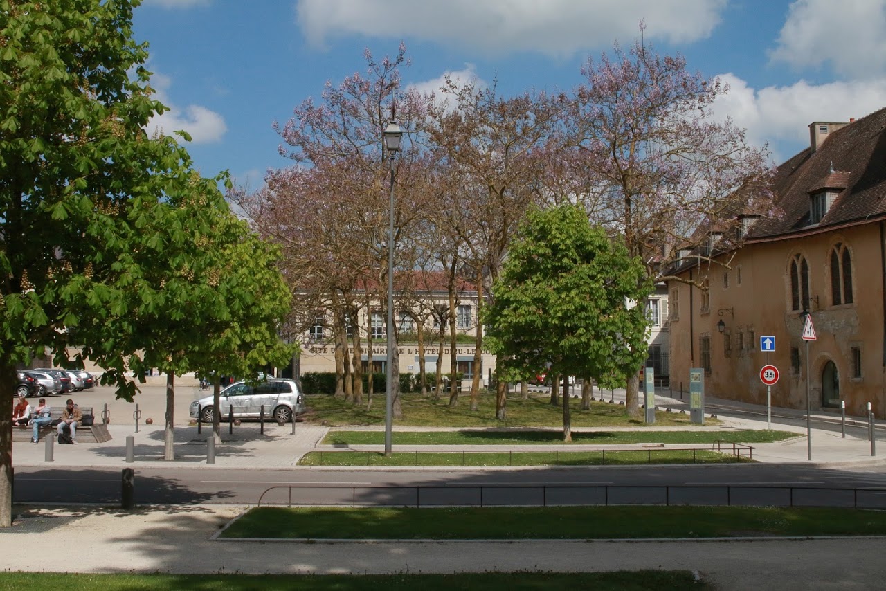 Photo extérieure du CUT de Philippe Pernet Balson