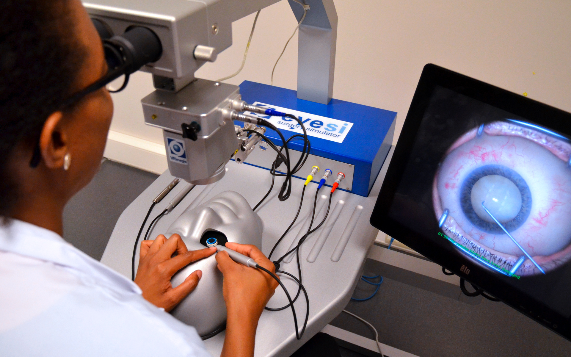 Simulateur de chirurgie ophtalmologique